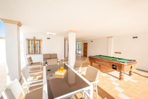 A Perfect Location Villa For Holidays With AC And Private Pool