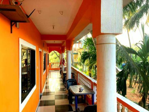 Hostal Samantha Inn Beach Resort