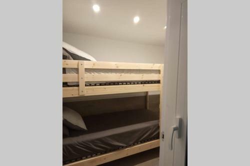 M2 Cool Apartment Next To Metro. 15m To Center