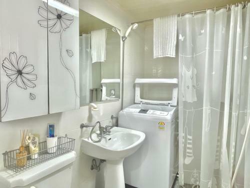 Hostal Twitter Guesthouse