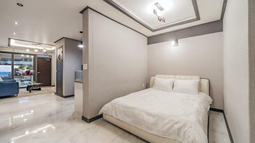 White Beach Pension