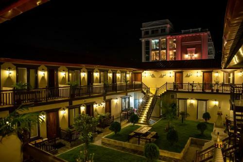 Hotel Busy Bee Resort, Pokhara