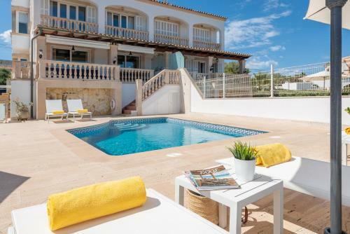 New! Stunning Villa With Sea View, Pool, Sauna And Jacuzzi