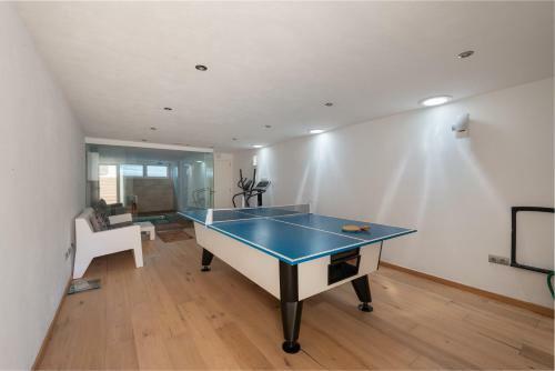 New! Stunning Villa With Sea View, Pool, Sauna And Jacuzzi
