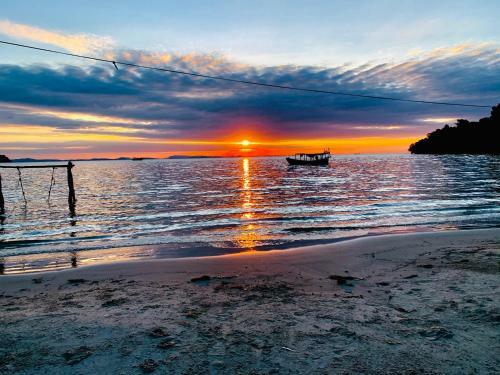 Albergue Preahatith Island