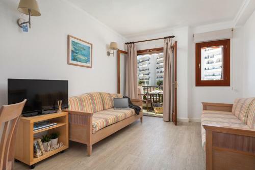 Ideal Marina II Beachfront Apartment!