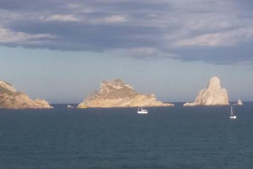 L�estartit, Estudio En Primera Linea De Mar.