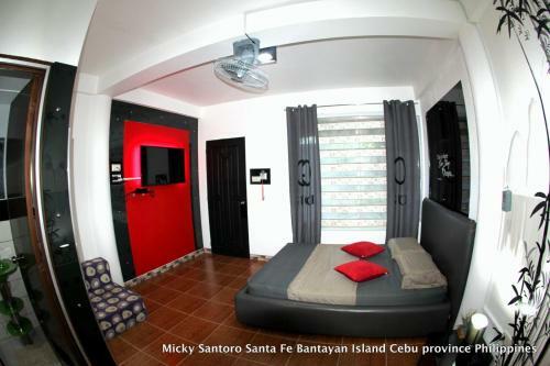 Micky Santoro Hotel & Restaurant