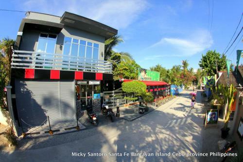 Micky Santoro Hotel & Restaurant
