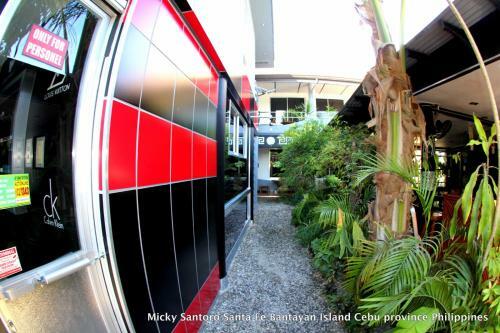 Micky Santoro Hotel & Restaurant