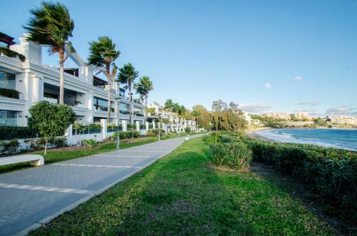 Luxury Apartment Frontal Beach In Doncella Beach