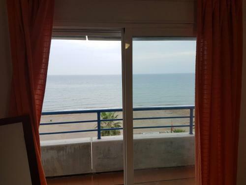 Apartamento 2 Dormitorios Primera L�nea De Playa