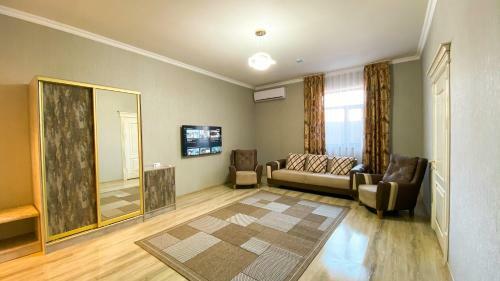 Golden Ray Hotel