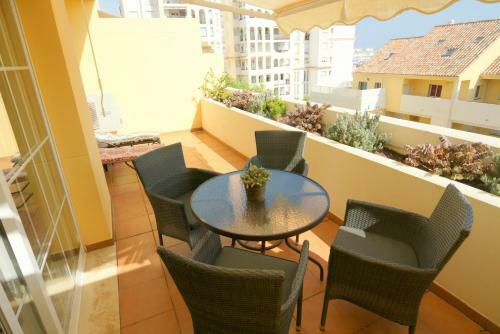 Attractive Apartment (pa 4-17)
