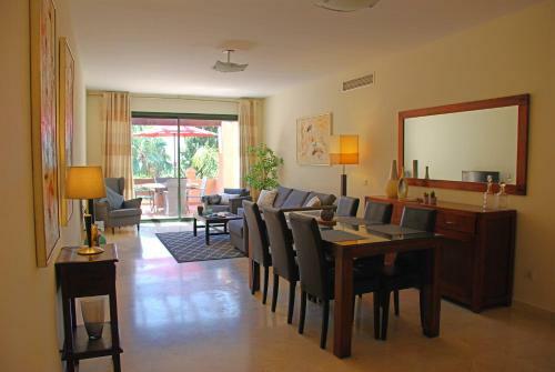 Tropical Holiday Apartment