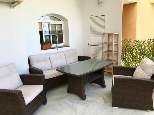 Estepona Golf Apartment With Seaview