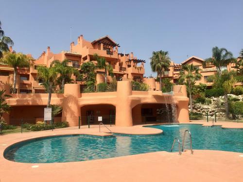 Seaview Luxury Penthouse Apartment 24 Hour Security And Underground Parking