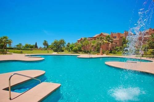 Seaview Luxury Penthouse Apartment 24 Hour Security And Underground Parking