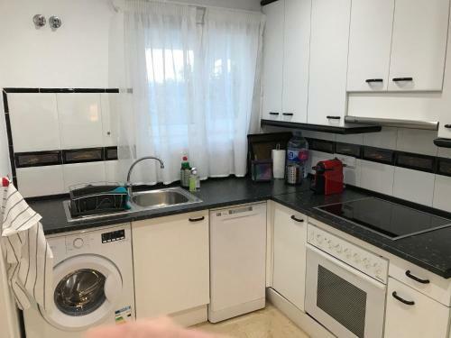 Marbella - Estepona Beach Frontline Apartment