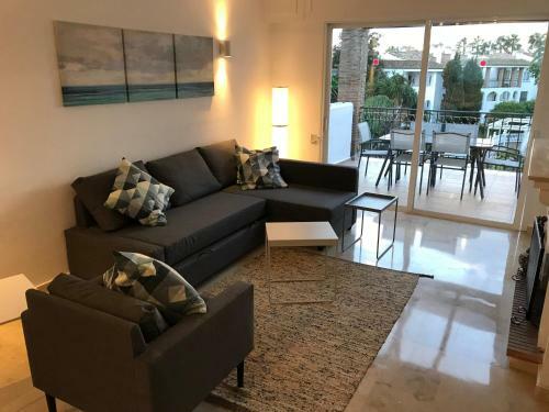 Marbella - Estepona Beach Frontline Apartment