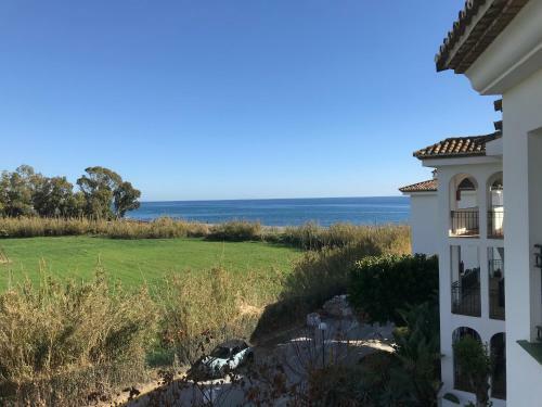 Marbella - Estepona Beach Frontline Apartment