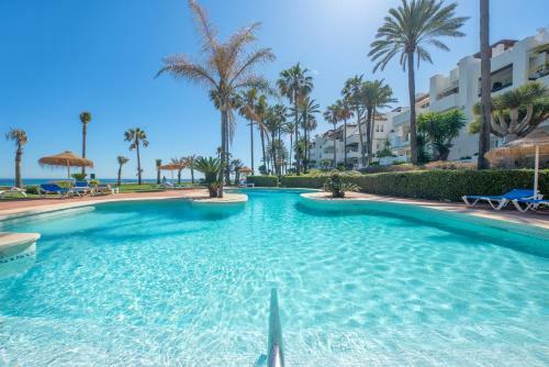 Apartamento Alcazaba Beach, Beach Front Complex In Estepona