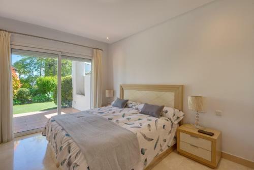 Apartamento Alcazaba Beach, Beach Front Complex In Estepona