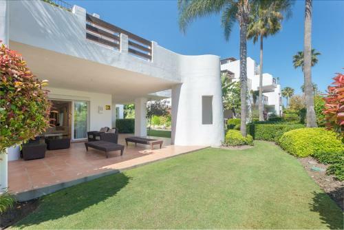 Apartamento Alcazaba Beach, Beach Front Complex In Estepona