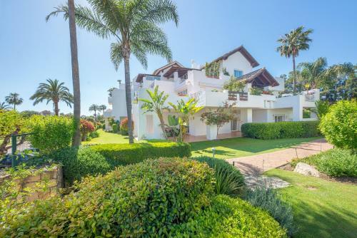 Apartamento Alcazaba Beach, Beach Front Complex In Estepona