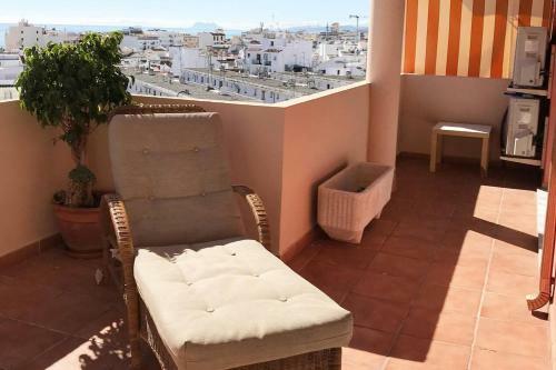 Apartamento Sub-�tico Con Parking En El Centro De Estepona