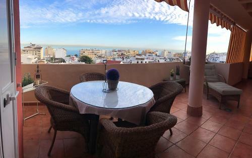 Apartamento Sub-�tico Con Parking En El Centro De Estepona