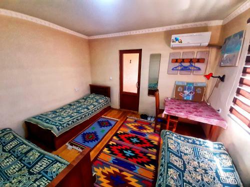 Hostal Art Guest House Usto