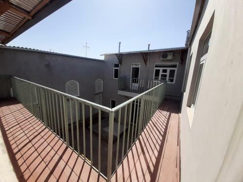 Hostal Art Guest House Usto