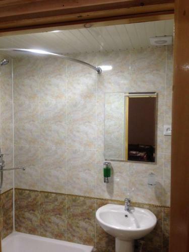 Hostal Parviz Guest House