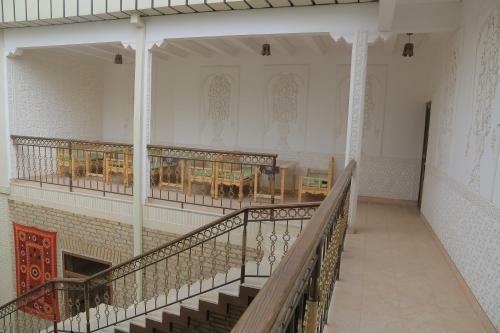 Eshoni Pir Hotel