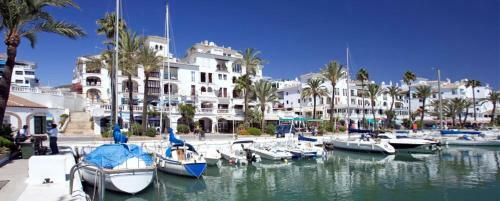 Apartamento First Line Beach Sea View Estepona