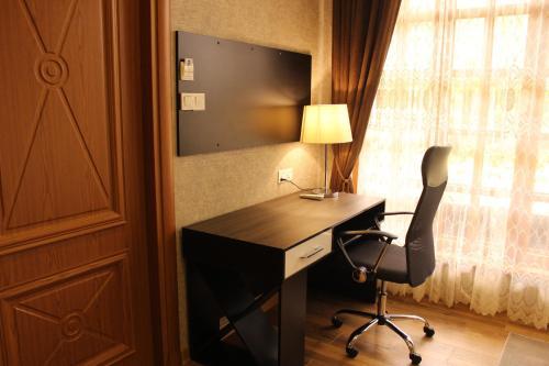 Hostal Atlas B&B Guest House