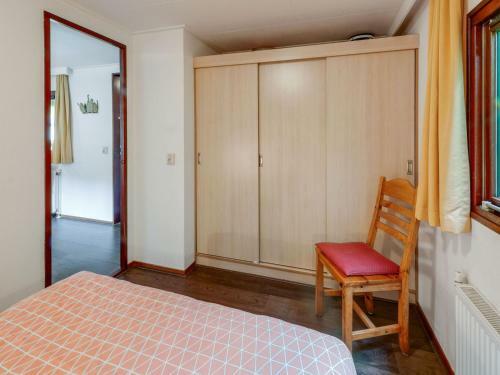Beautiful Chalet With Swimming Pool In Stegeren