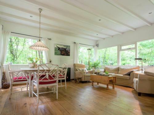 Tranquil Holiday Home In Dalfsen Near River