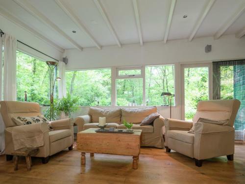 Tranquil Holiday Home In Dalfsen Near River