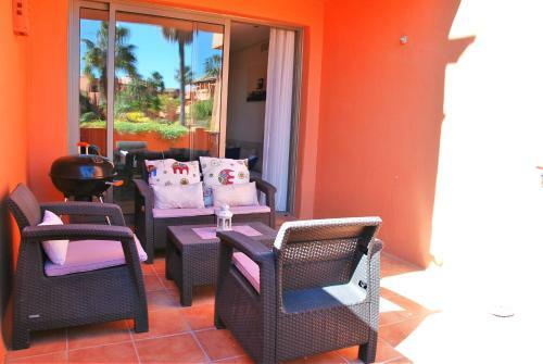 Excellent Holiday Apartment With Pool View