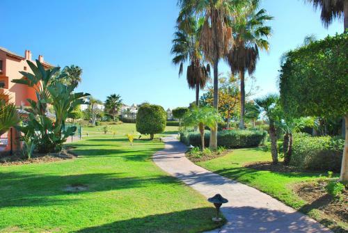 Excellent Holiday Apartment With Pool View