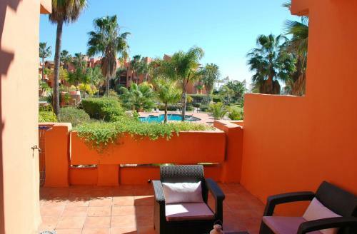 Excellent Holiday Apartment With Pool View
