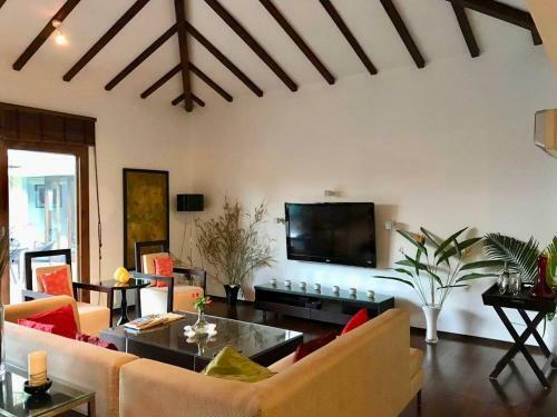 Villa Tropical Breeze 3bhk Bali Private Pool & Jacuzzi