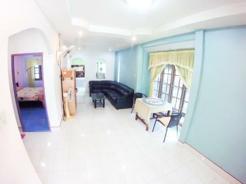 Village House Rd