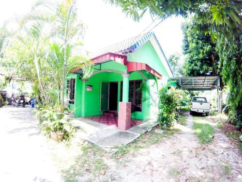 Village House Rd