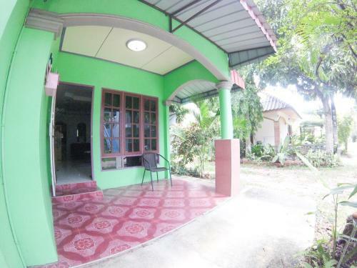 Village House Rd