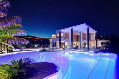 Stunning 9 Bedroom Villa With Sea Views