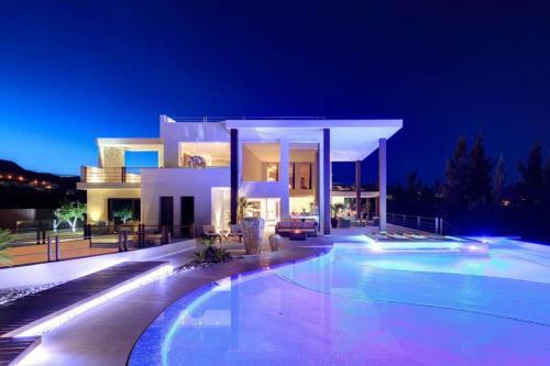 Stunning 9 Bedroom Villa With Sea Views