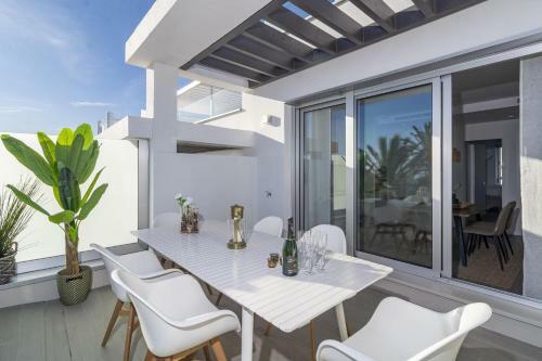 Lem- New 2 Bedroom Apartment In Le Mirage